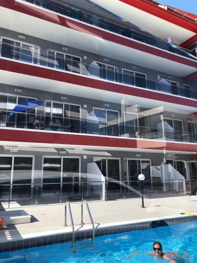 Red Luxury Aqua Aparthotel Paralía Exterior foto